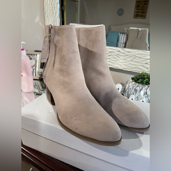 Old Navy Shoes - Old navy boots
